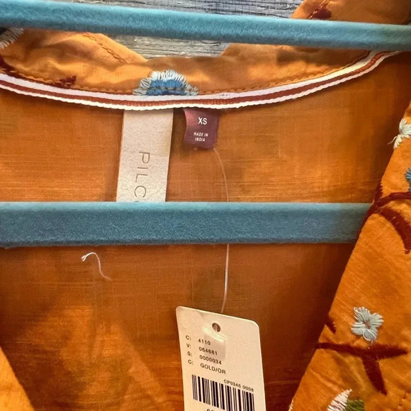 NWT new XS Anthropologie pilcro embroidered surf button down top floral gold - Picture 9 of 17